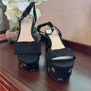 Nine West Black Suede Platform Sandals with Floral Detail